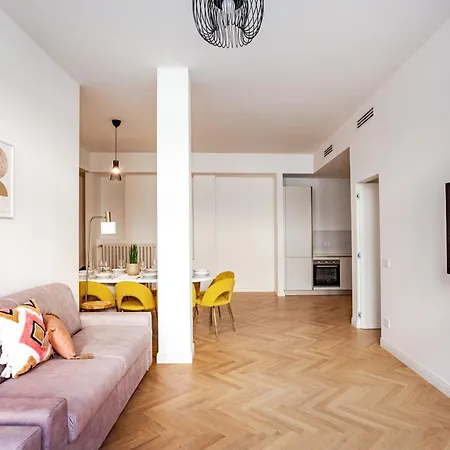 Porta Romana Metro Duomo Apartment *